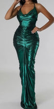 Charger l&#39;image dans la galerie, Metallic Halter Gown
