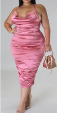 Load image into Gallery viewer, Plus Size Mauve Midi Dress
